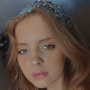 Meet your Posher, Carolyn